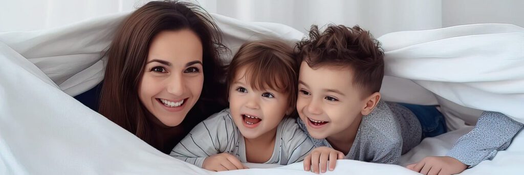 cropped-ai-generated-family-tent-8766697.jpg Gefuehle Stolz Mama Sohn Sprueche